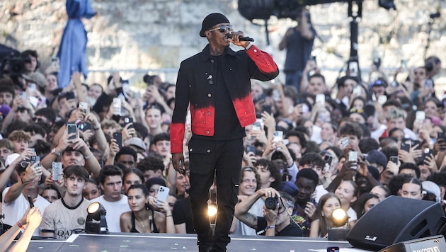 Der französische Rapper Werenoi ist im Alter von 31 Jahren überraschend verstorben.