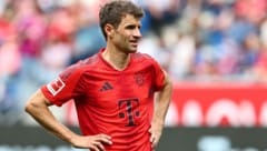So gerne hätte er nochmal ein Bundesliga-Tor für die Bayern erzielt – doch Thomas Müller blieb die Krönung zum Abschied verwehrt. (Bild: EPA/ANNA SZILAGYI)