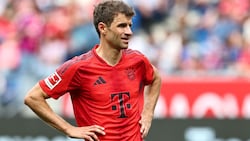 So gerne hätte er nochmal ein Bundesliga-Tor für die Bayern erzielt – doch Thomas Müller blieb die Krönung zum Abschied verwehrt. (Bild: EPA/ANNA SZILAGYI)