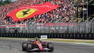 Die Geduld der Ferraristi wird strapaziert (Bild: AFP/LUCA BRUNO)