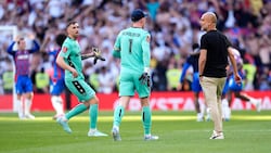 Dean Henderson (Mitte) geriet mit Pep Guardiola (re.) aneinander. (Bild: AP/Nick Potts)