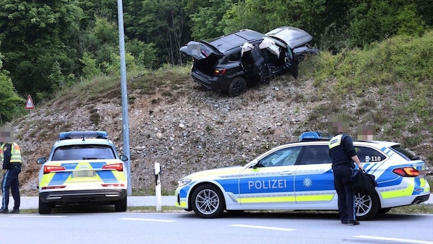 Die Flucht endete auf einem Kreisverkehr in Bayern.