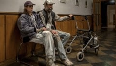 Hautnah am Geschehen: Die Grenzen zwischen Besuchern und Schauspielern existieren nicht mehr in der Festwochen-Produktion von Signa. (Bild: Festwochen/Eric Goldmann)