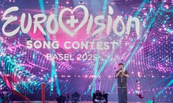 JJ hat den Songcontest in Basel gewonnen und bringt das Event somit 2026 nach Österreich – in ...