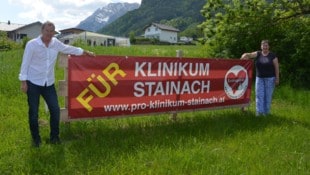 Regina Winkler-Renner und Wilhelm Pintar setzen sich für das Klinikum Stainach ein. (Bild: Traby Jakob)