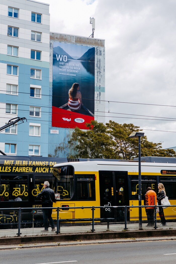 Diese Plakate sind noch über ein Monat in Berlin sichtbar.