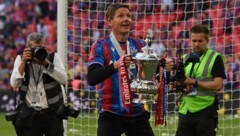 Glasner präsentierte den Fans die begehrte FA-Cup-Trophäe.