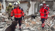 Die Freiwillige Feuerwehr Sölden und die Rettungshundestaffel des Österreichischen ...