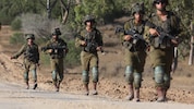 Nach der ersten Angriffswelle aus der Luft marschieren wieder Bodentruppen im Gazastreifen. (Bild: EPA/ABIR SULTAN)