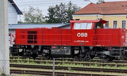 Kritik: Tagelang würden Diesel-Loks am Bahnhof Schwarzenau ohne Funktion durchlaufen