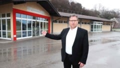 Bürgermeister Alexander Knaak möchte an dieser Stelle weiterhin einen Pflegestützpunkt errichten. (Bild: Reinhard Judt)