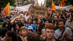 Bei vielen Spaniern wachsen Bedenken, dass zu viele Touristen ins Land kommen.