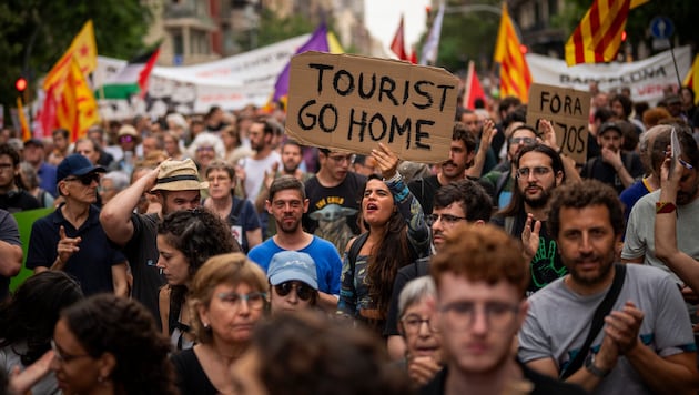 Bei vielen Spaniern wachsen Bedenken, dass zu viele Touristen ins Land kommen.