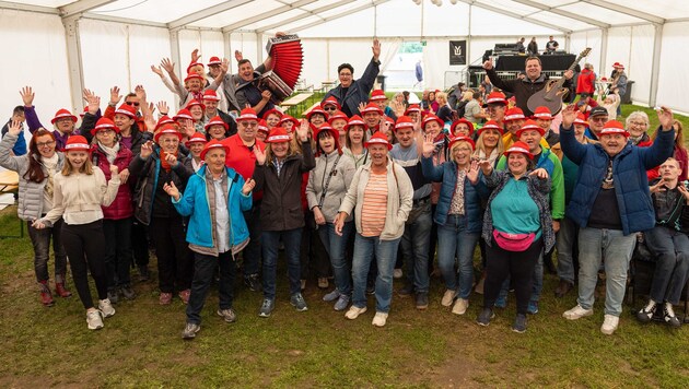 Top-Stimmung herrschte bei den treuen Fans bei der musikalischen Wanderung in Gerasdorf bei Wien.  