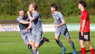 Vor dem Aufstieg in die Westliga: Seekirchen um Chudoba, Leitenstorfer und Aigner (v. l.).