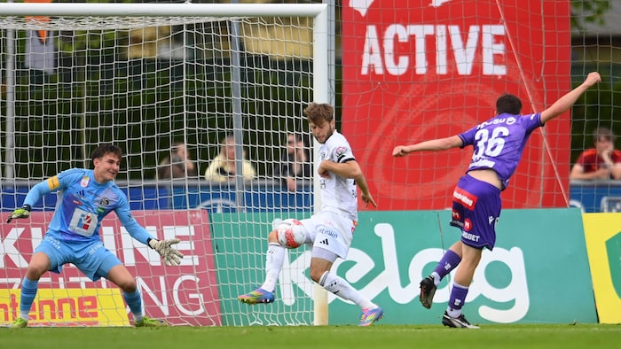 Nach dem 1:2 gegen Austria Wien haben Dominik Baumgartner (Mi.) und der WAC im Titelkampf die ...