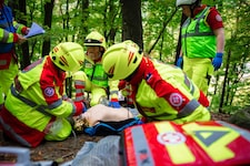 Eine Übung des Samariterbundes in OÖ – der ASB wird im „Dossier Rettungsdienst“ gelobt, weil es ...