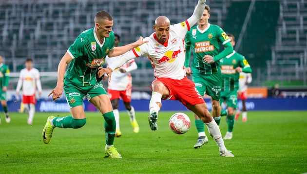 Karim Onisiwo (re.) und die Bullen kämpfen noch um die Teilnahme an der Qualifikation zur Champions League.