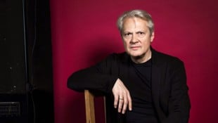 Herbert Föttinger spielt in seiner letzten Saison Thomas Bernhards Theatermacher Bruscon und ...