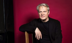 Herbert Föttinger spielt in seiner letzten Saison Thomas Bernhards Theatermacher Bruscon und ...