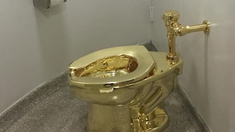 Die goldene Toilette, die 2019 aus dem Geburtshaus von Winston Churchill gestohlen wurde, ist bis heute nicht mehr aufgetaucht. (Bild: glomex)