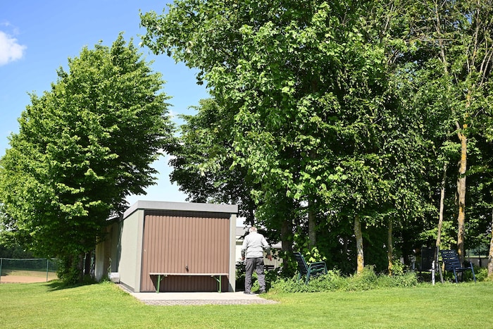 Diese Garage des Modellflugclubs MFC Ikarus Ohlsdorf hatten die Gauner ausgeräumt, um sich darin ...