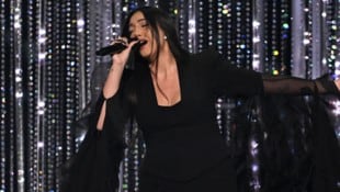 Die Israelin Yuval Raphael beim Eurovision Song Contest (Bild: AFP/FABRICE COFFRINI)