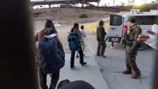Die Verhaftung illegaler eingewanderter Migranten in San Diego (Kalifornien)