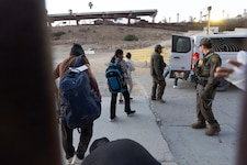 Die Verhaftung illegaler eingewanderter Migranten in San Diego (Kalifornien)