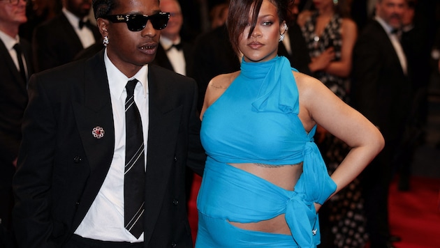 Rihanna verzückt in Cannes: Babybauch im Designer-Cutout-Kleid! 