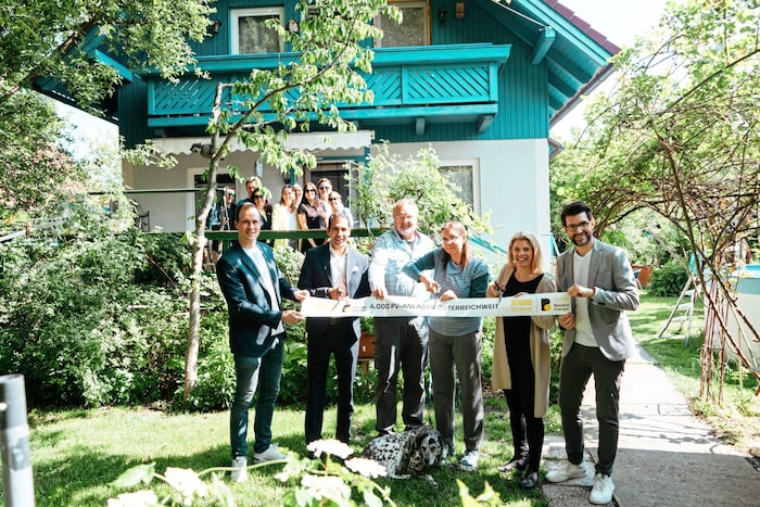 Strahlende Gesichter bei uns und der Familie V.