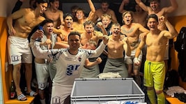 So sehen Sieger aus! Donaufeld gewinnt und übernimmt die Tabellenspitze (Bild: SR Donaufeld)