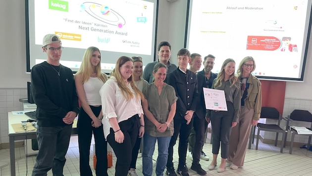 Die Gewinnerteams von der HAK Villach und der HAK Althofen. 