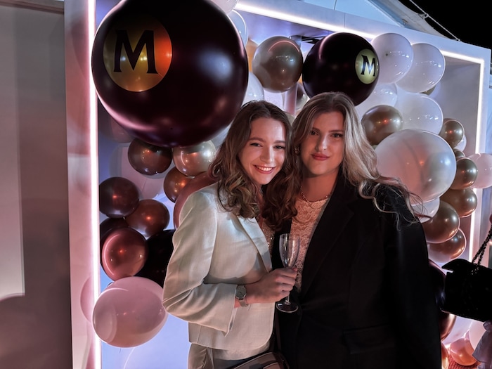Die „Krone“ Gewinnerin Katja und Ihre Freundin Bianca hatten in Cannes eine wunderschöne Zeit. 
