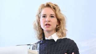 Frauenministerin Eva-Maria Holzleitner (Bild: APA/HELMUT FOHRINGER)