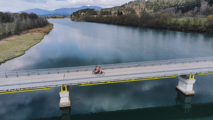 Die Velovista-Tour führt am ersten Tag von Villach entlang der Drau durchs Rosental zum ...