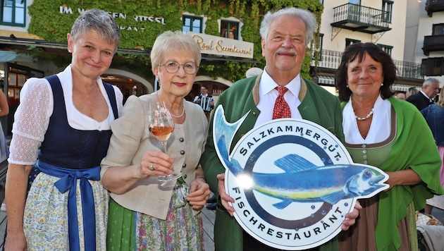 Renate Weingast, Marianne Goertz und Heide Kühnel (v. li.) genossen den Abend mit dem Schauspieler und neuem Botschafter Gerhard Ernst.