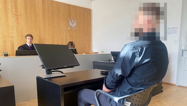 Am Dienstag musste sich der Gewalttäter vor Gericht verantworten. 