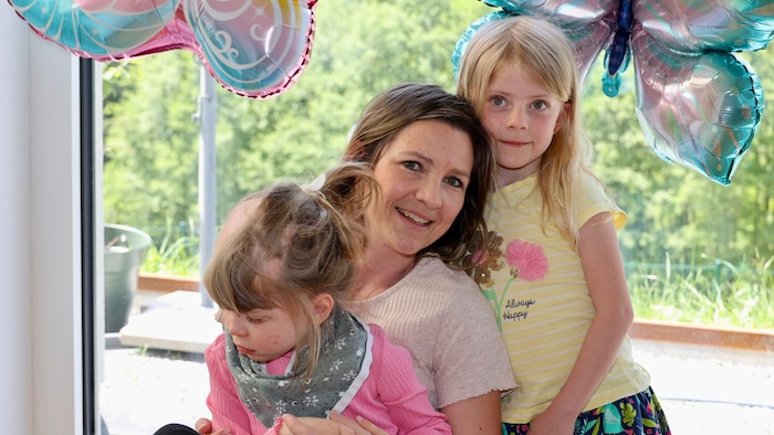 Auch die kleine Schwester (rechts) darf nicht zu kurz kommen. 