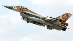Ein israelischer F16-Kampfjet (Bild: EPA/ABIR SULTAN)