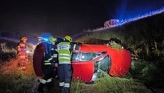 Kaum zu glauben, dass der Lenker unverletzt aus dem Wrack klettern konnte.