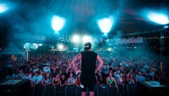 Festivalfeeling in Klagenfurt mit bekannten DJs.