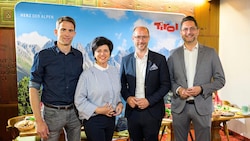 Reinhard Klier, Karin Seiler, LR Mario Gerber und Alois Rainer (von links) stellten sich den Fragen des Publikums. (Bild: Tirol Werbung / Franz Oss)