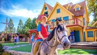 In der Astrid Lindgren Welt in Vimmerby werden Pippis Abenteuer im Freilufttheater inszeniert. (Bild: Astrid Lindgrens Värld)