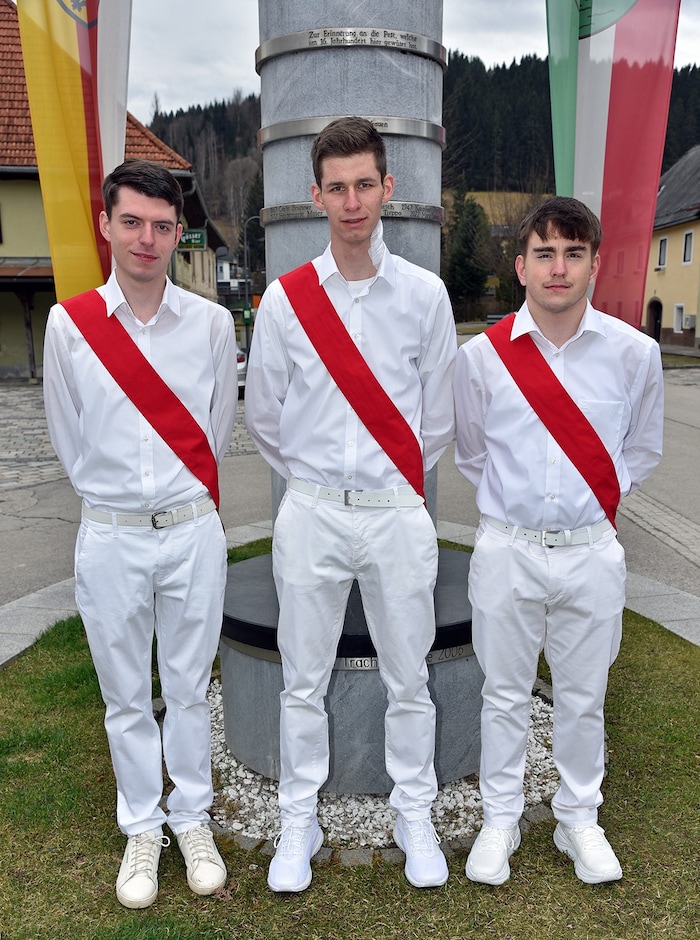 Die drei Pfingstläufer im heurigen Jahr: Lukas Germann, Tobias Trampitsch, Gotthard Simon Bacher.Die drei Pfingstläufer im heurigen Jahr: Lukas Germann (23), Tobias Trampitsch (18), Gotthard Simon Bacher (18) geben am 9. Juni um 14 Uhr alles, um den Lauf und damit den kühlen Kuss der Steinernen Jungfrau zu gewinnen.