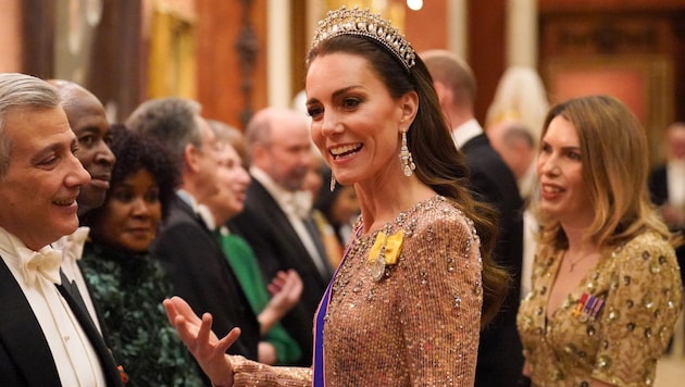 Der neue Look von Prinzessin Kates Wachsfigur wurde dem Outfit nachempfunden, den die 43-Jährige 2023 beim diplomatischen Empfang im Buckingham-Palast getragen hatte.