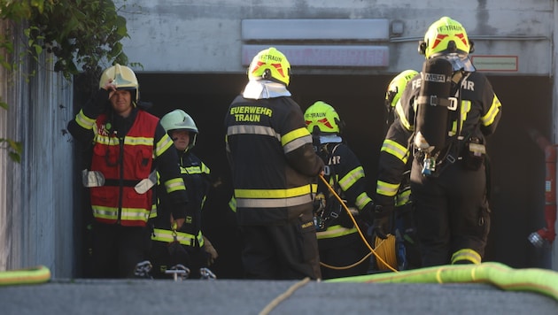 45 Feuerwehrleute standen bei dem Brand in der Tiefgarage im Einsatz