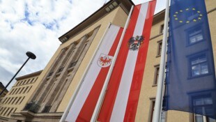Bürokratie auf Landes, Bundes- und EU-Ebene lähmt die Wirtschaft, besonders die Klein- und ...