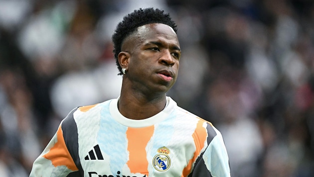 Die Angeklagten räumten nach Mitteilung der Justiz ein, Vinicius Junior während des Ligaspiels bei Real Valladolid am 30. Dezember 2022 beleidigt zu haben.