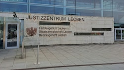 Mit Polizeischutz wurde in Leoben verhandelt. Keiner musste, wie der Familienclan reagieren ...